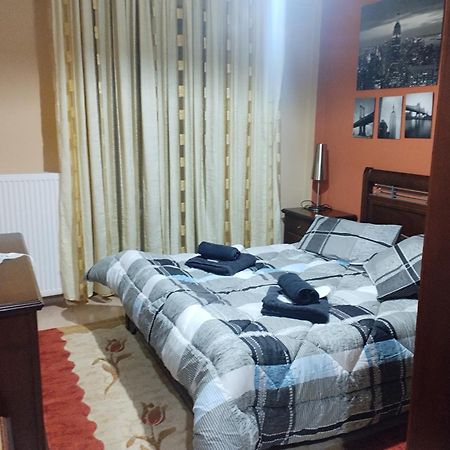 Appartamento Όμορφο Διαμερισμα Με Δυο Κρεβατοκάμαρες Delfi Esterno foto