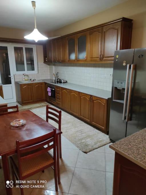 Appartamento Όμορφο Διαμερισμα Με Δυο Κρεβατοκάμαρες Delfi Esterno foto